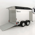 Debon Kofferanhänger Cargo Höhe 200 cm 2,6t, Alu, Polybug, Tür, schwarz